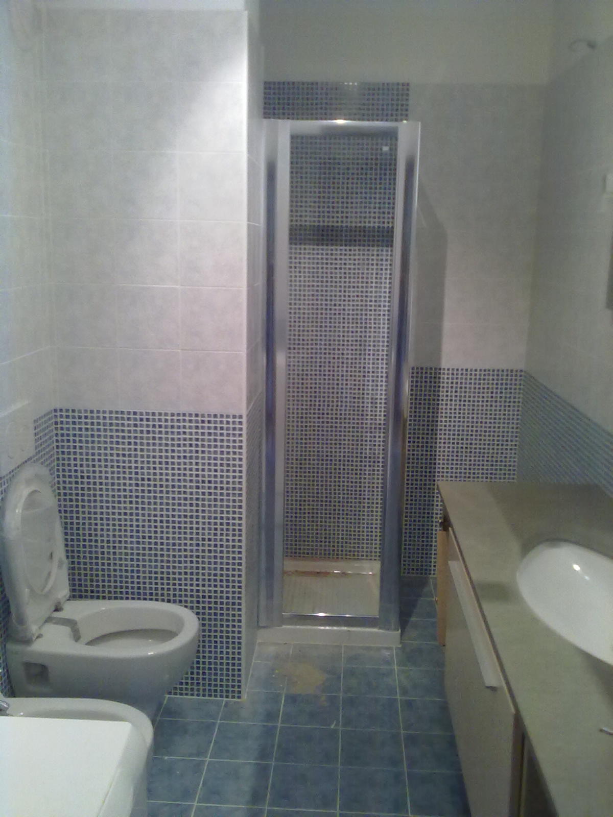 Rifacimento Bagno Con Mosaico Blu Verona 82